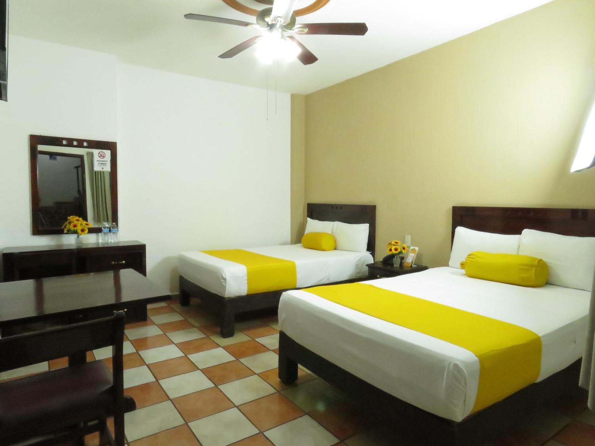 Hotel Los Girasoles Tepic Exterior foto