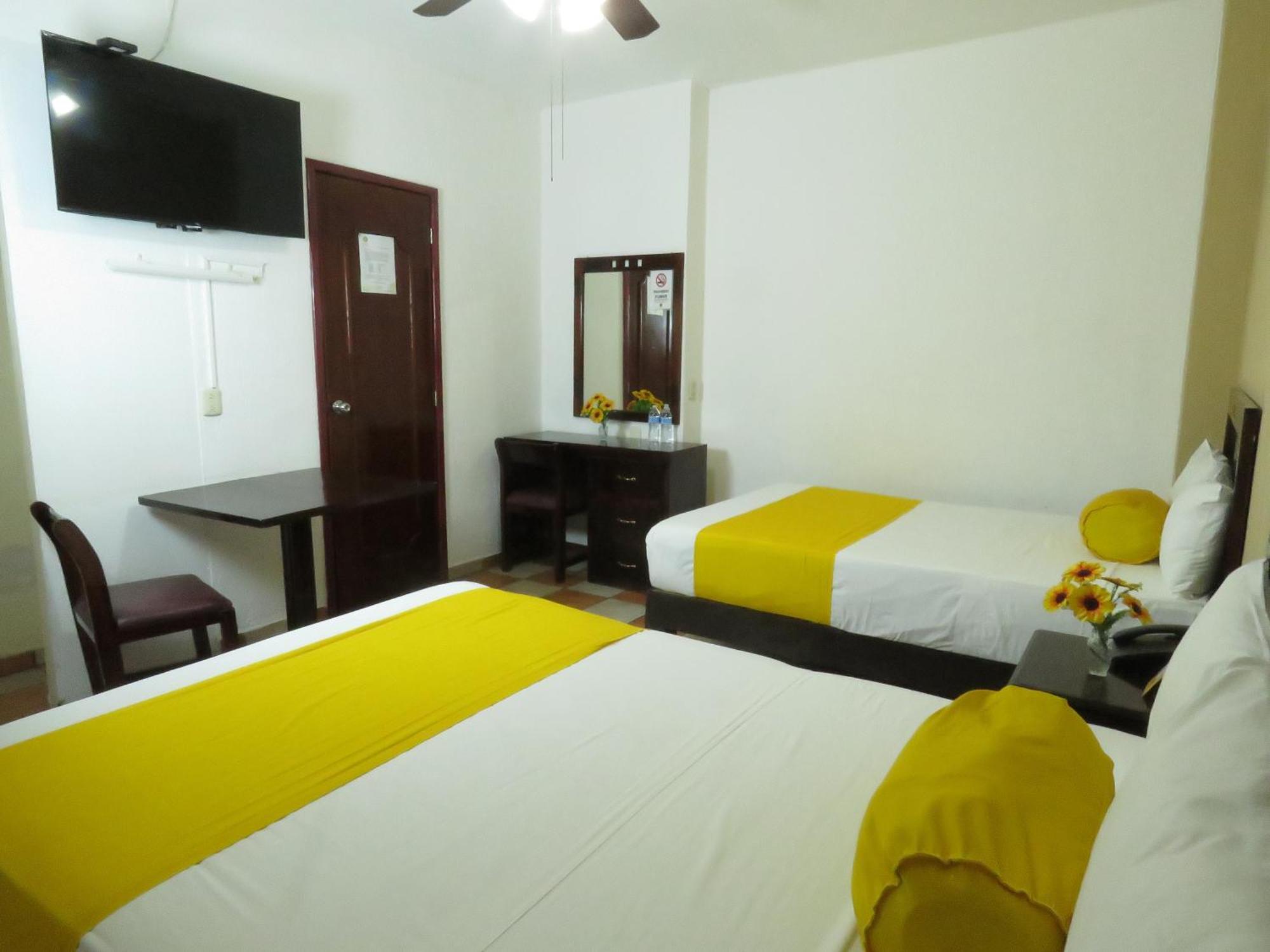 Hotel Los Girasoles Tepic Exterior foto