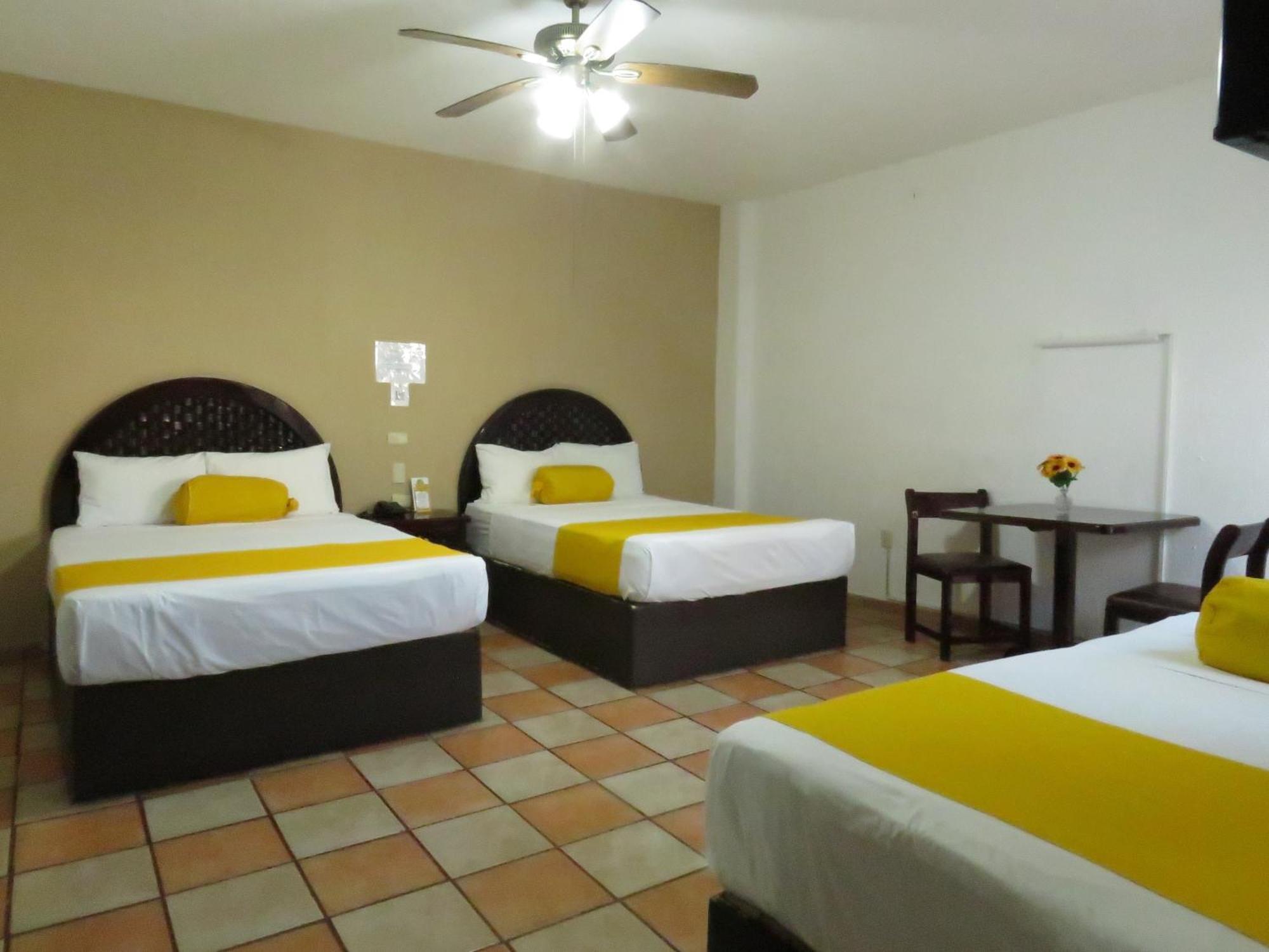 Hotel Los Girasoles Tepic Exterior foto