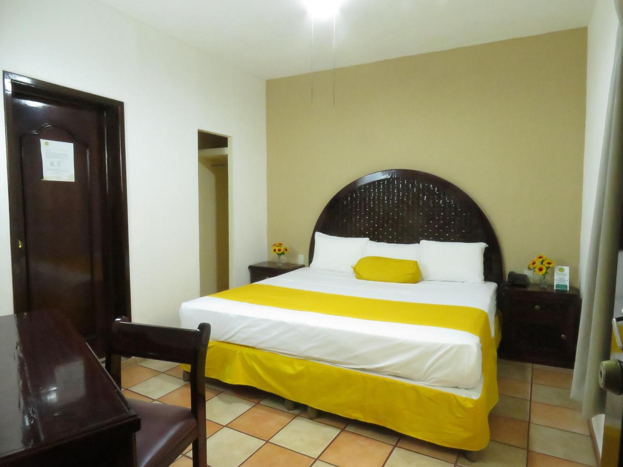 Hotel Los Girasoles Tepic Exterior foto