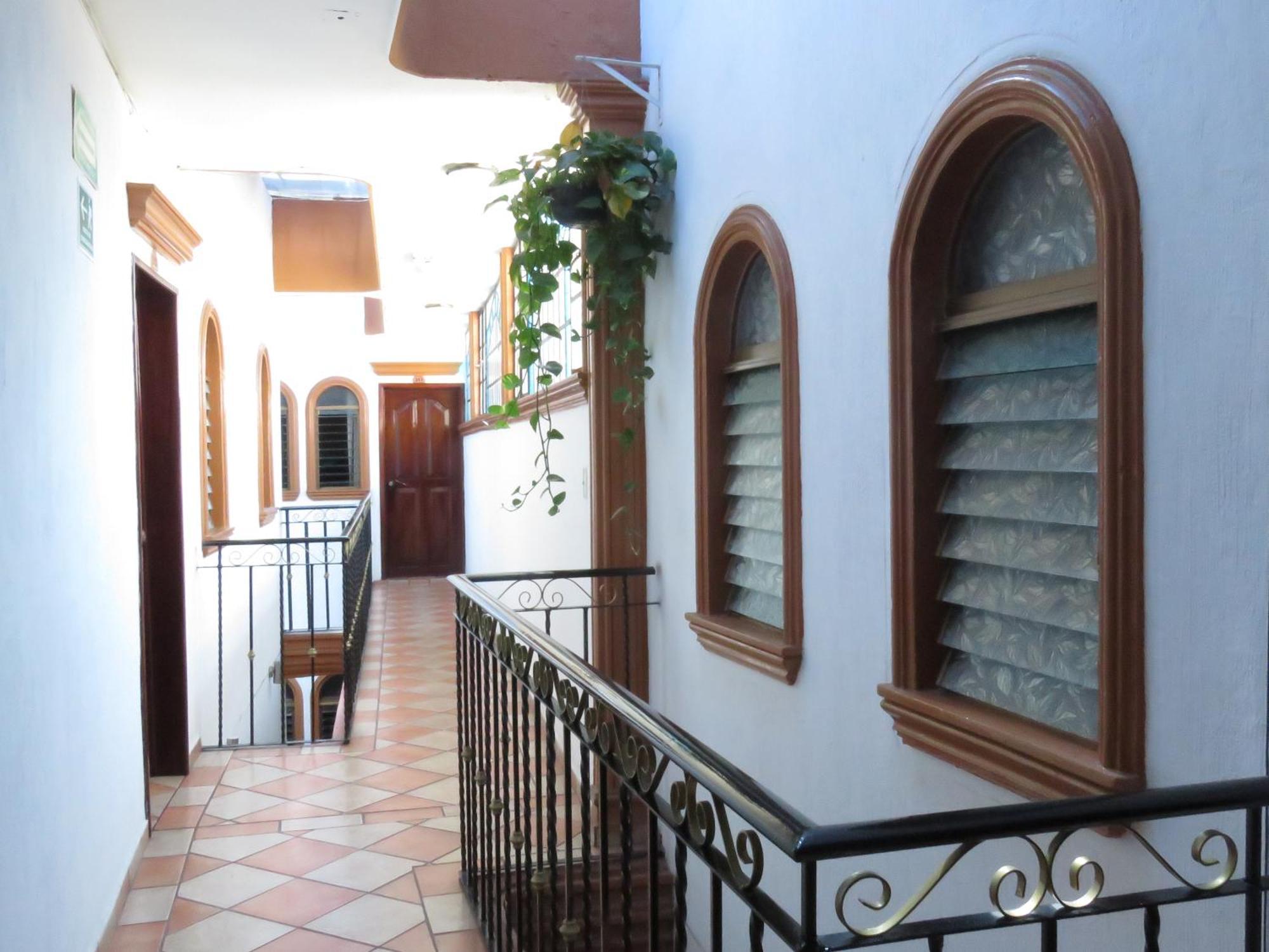 Hotel Los Girasoles Tepic Exterior foto