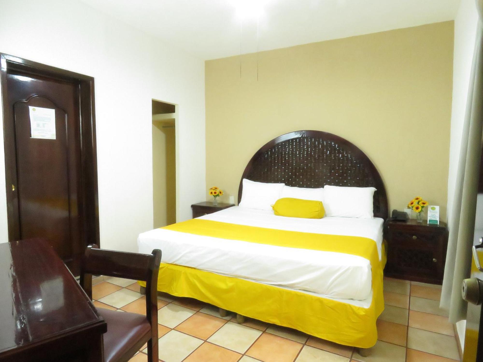 Hotel Los Girasoles Tepic Exterior foto